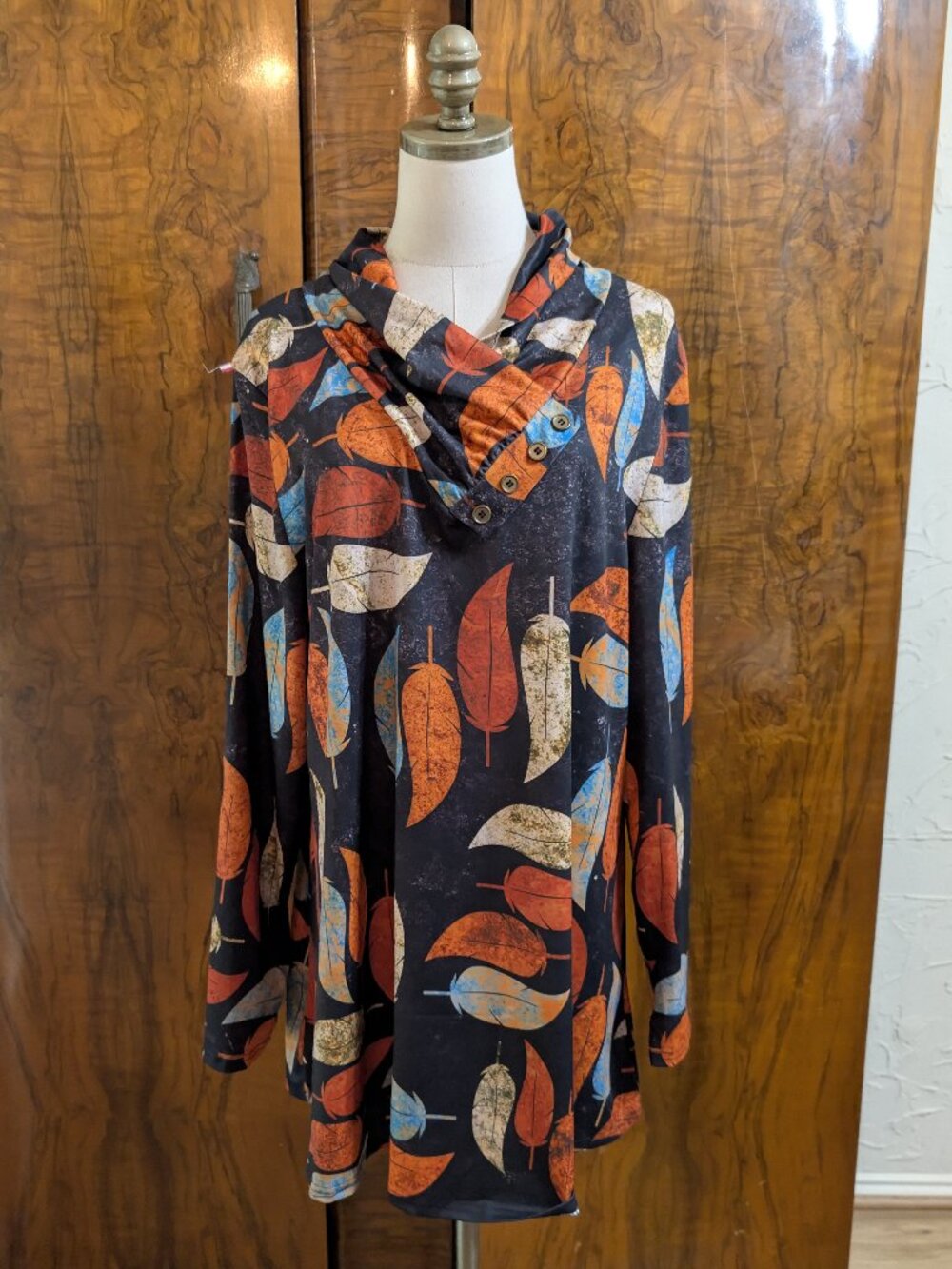 Lily By Firmiana Feather Leaf Print Cowl Neck Tunic Top Plus Size 2XL Autumn